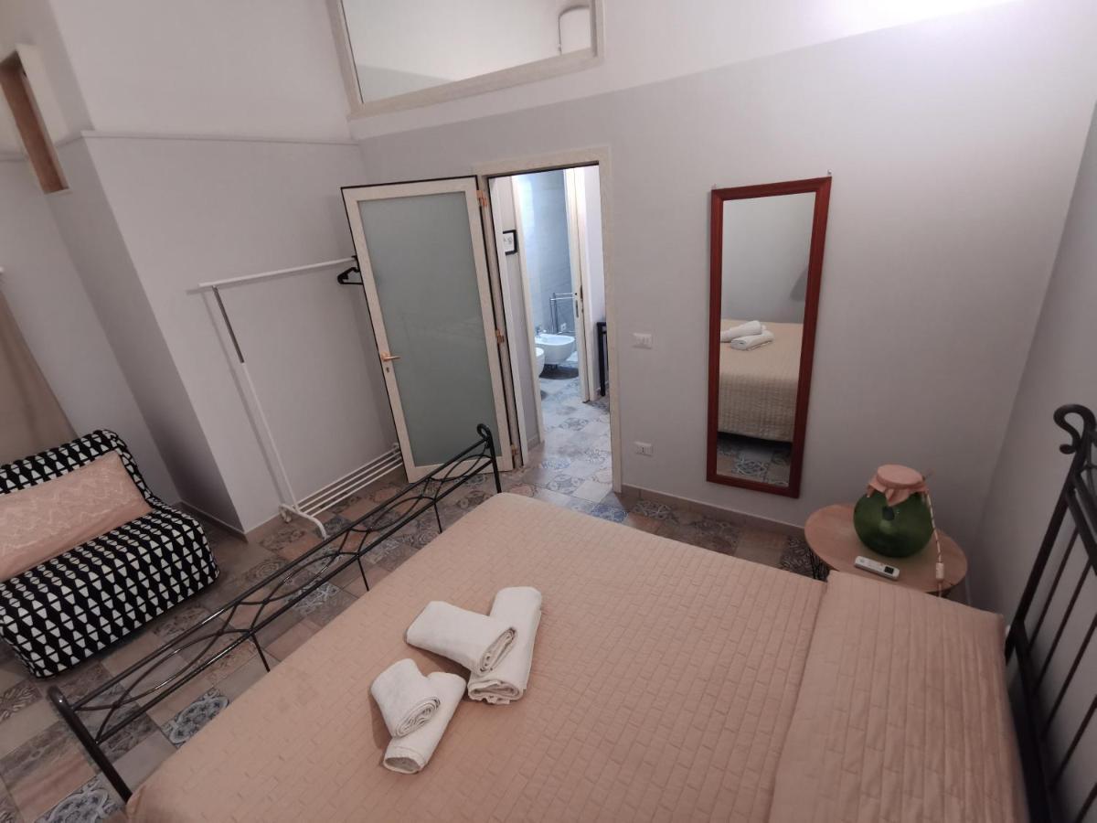 Whiteflower Apartments Bari Eksteriør billede