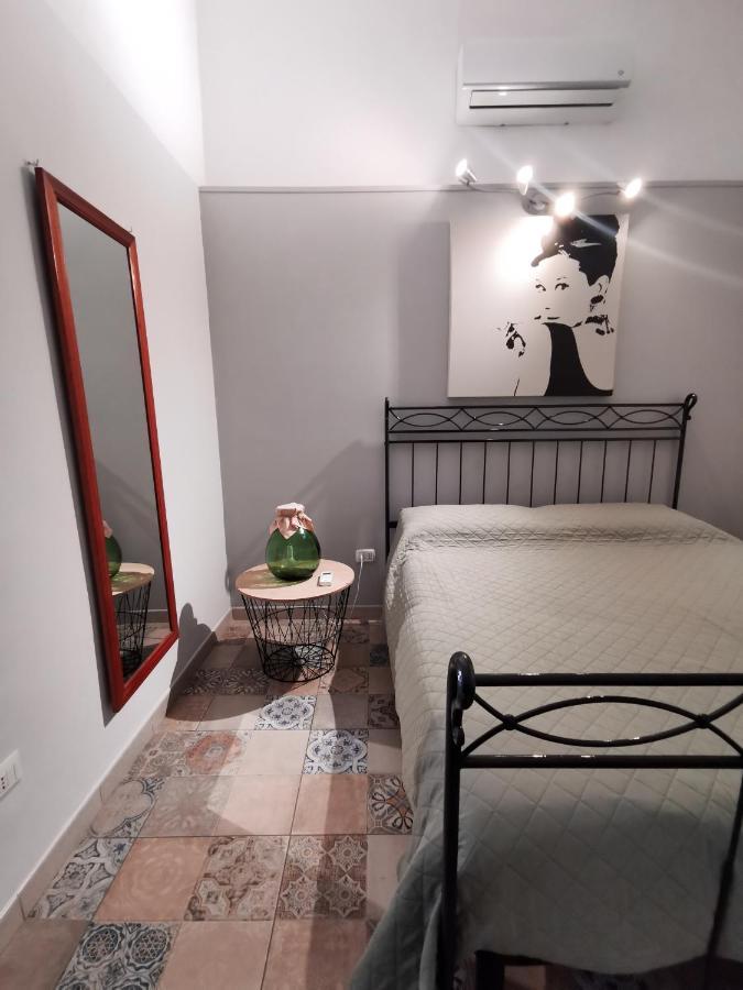 Whiteflower Apartments Bari Eksteriør billede