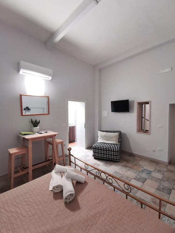 Whiteflower Apartments Bari Eksteriør billede